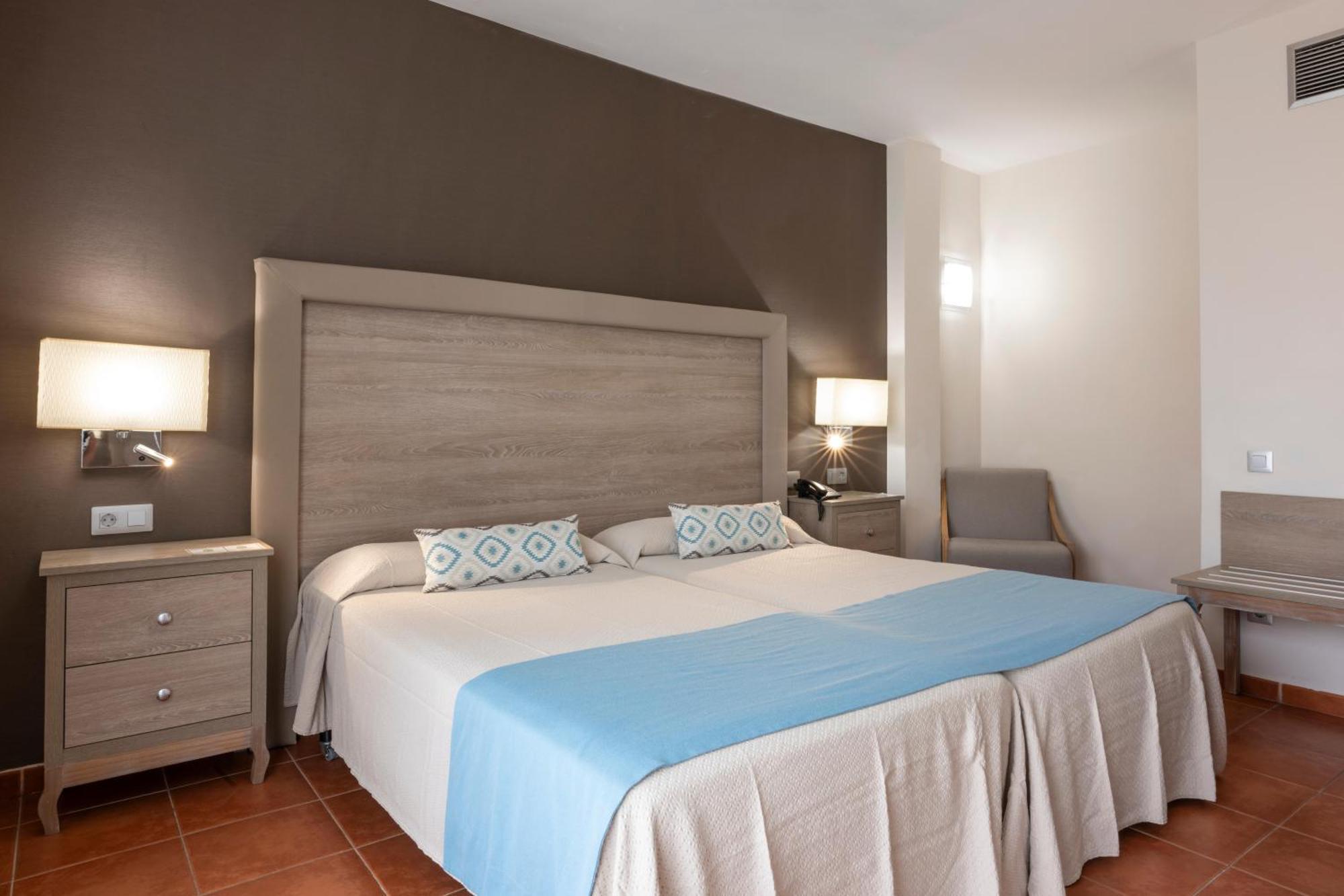 Gf Isabel Hotel Costa Adeje  Exterior photo